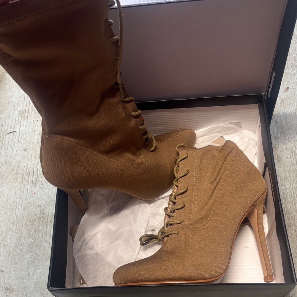 PrettyLittleThing Tan Lace-Up Heeled Boots